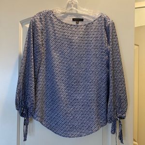 Banana Republic blouse. Womens size Small.